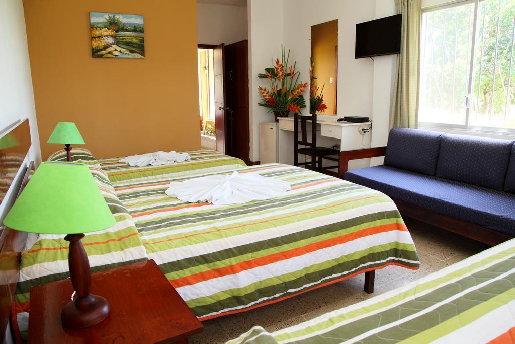 Hotel Puerto Ballesta Tonsupa Kültér fotó