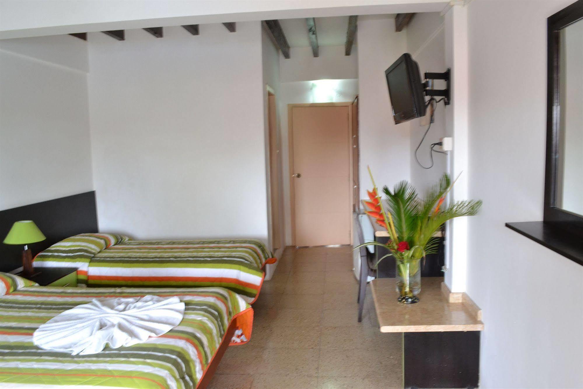 Hotel Puerto Ballesta Tonsupa Kültér fotó